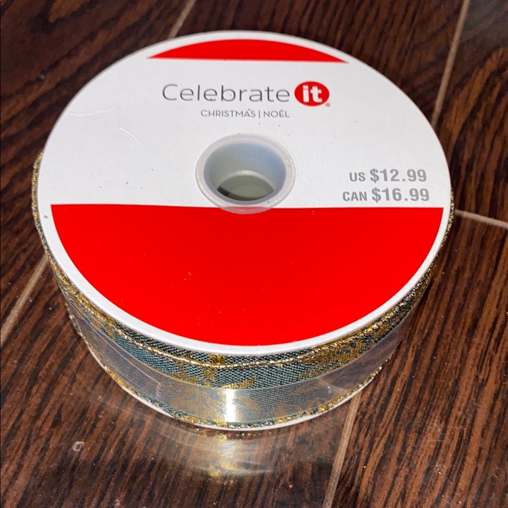 ✨8/$10. Celebrate It. Green and gold ribbon